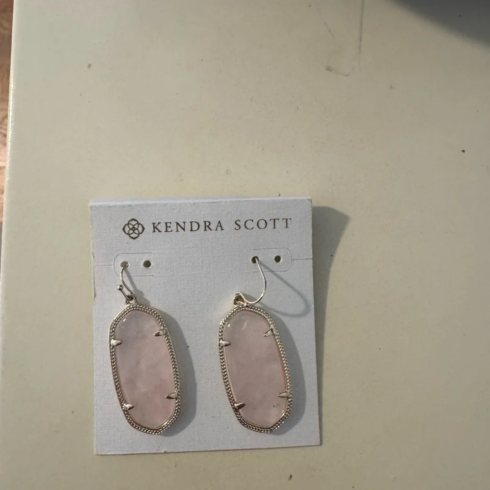 Kendra Scott Rose Gold Drop Earrings - Picture 1 of 1